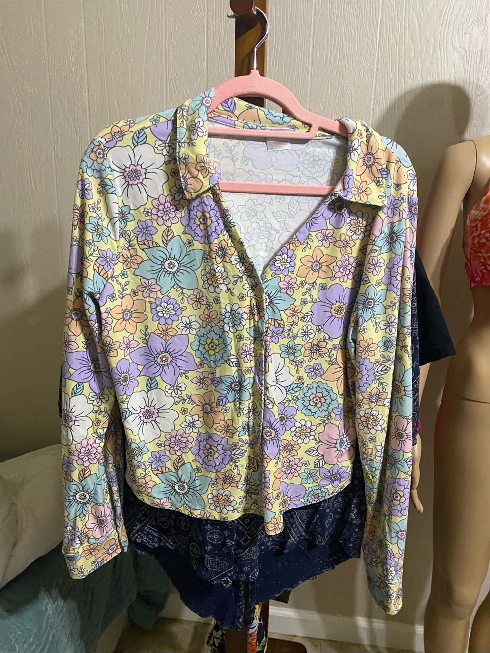 No Boundaries Pastel Floral Shirt in Yellow, Lavender, Mint